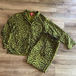 Betsey Johnson pajama set • size medium